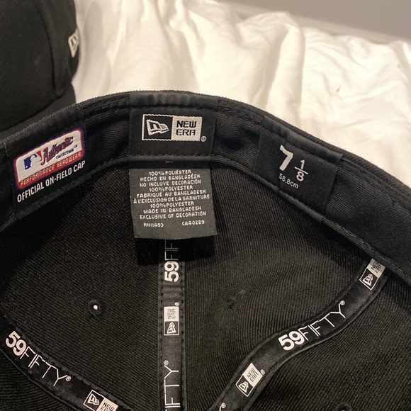 Black Sox fan fitted hat sz 7 1/8 (56.8 cm) - Picture 4 of 4